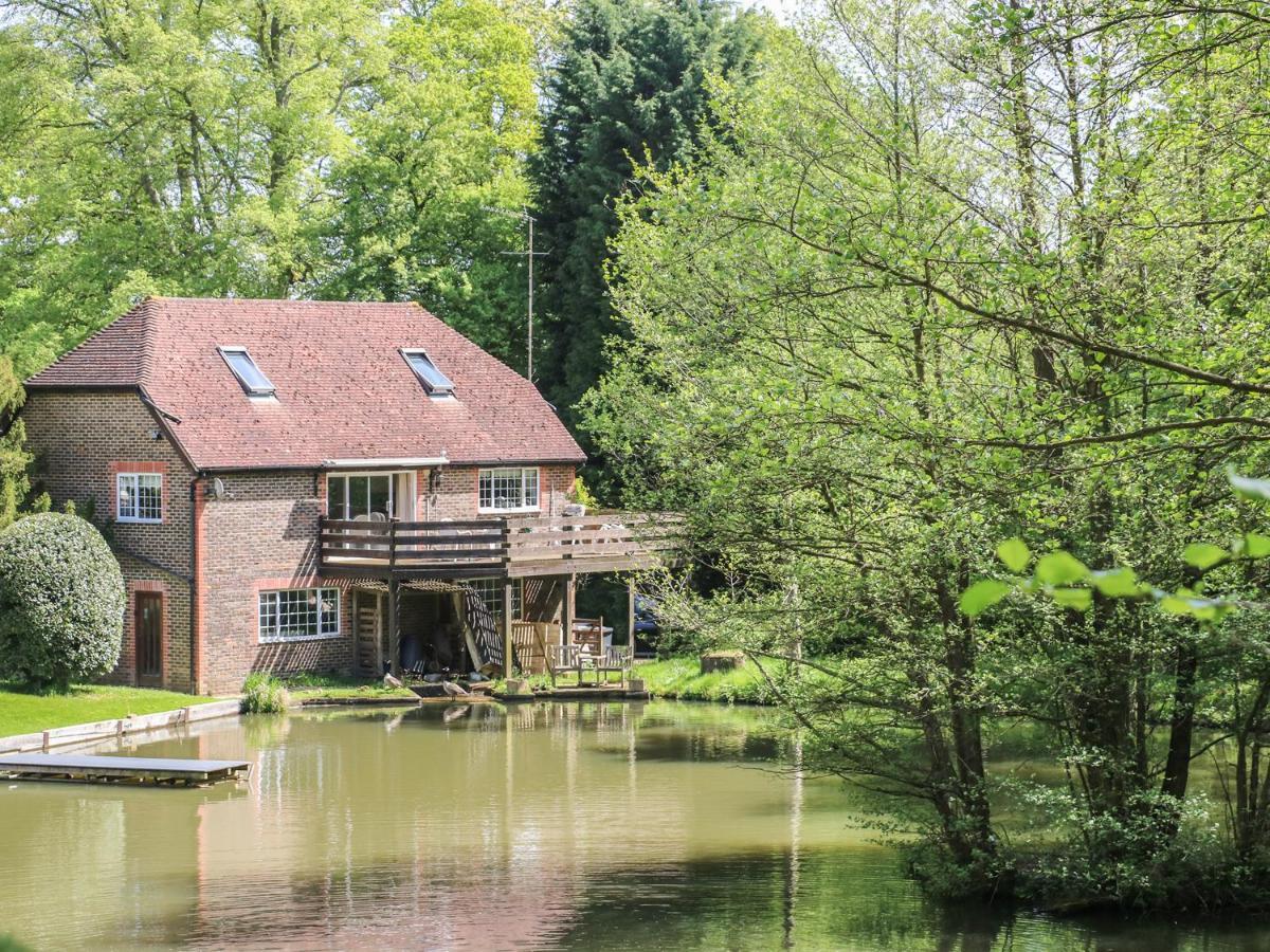 Miswells Cottages - Lake View Turners Hill Exterior foto